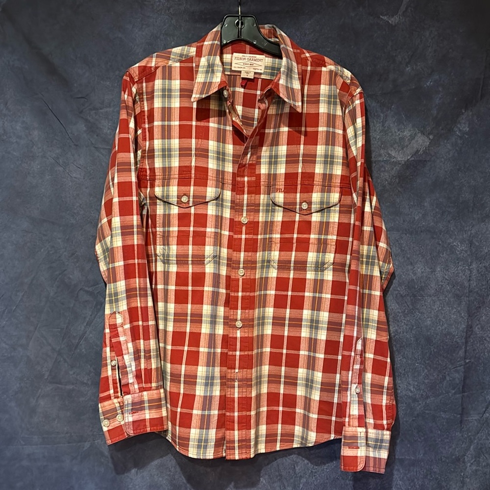 FILSON Men’s Shirt Size M.